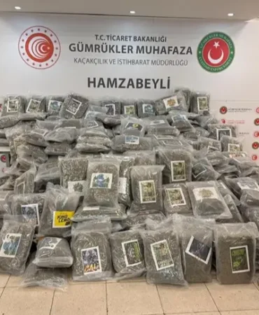 gumruk-te-uyusturucu-kacakciligina-darbe-hamzabeyli-de-288-kilo-esrar-ele-gecirildi-1787730545-888_large