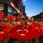 istanbul-maltepe-de-binlerce-kisi-zafer-yuruyusu-nde-bulustu-1788156907-870_large