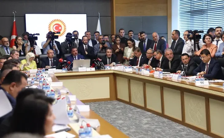 terorsuz-turkiye-yasa-teklifi-komisyondan-gecti-1786170849-247_large