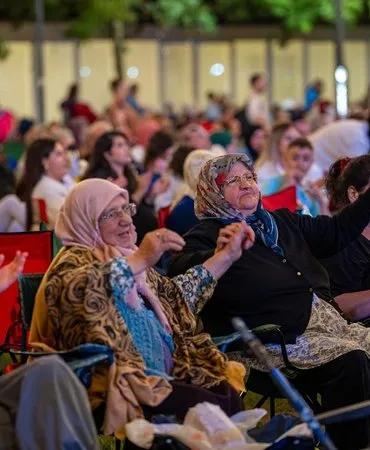 Anne Şehir’de türkülerle renklenen sıra gecesi (6)