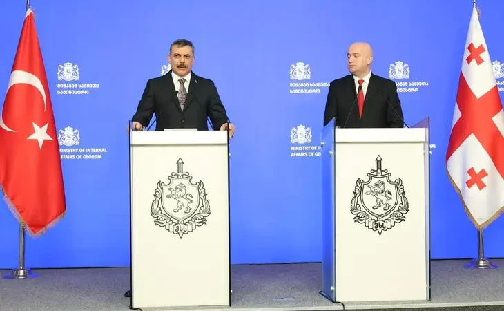 bakan-ciftci-den-sucla-mucadele-aciklamasi-turkiye-gurcistan-hattinda-866-supheli-iade-edildi-1788267862-469_large