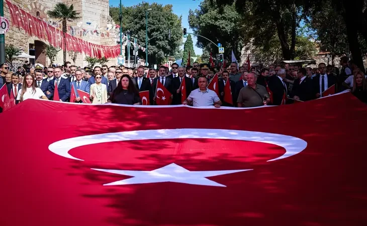 bursa-turk-bayraginin-altinda-yurudu-1789126998-49_large