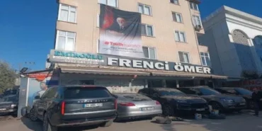 frenci-omer-den-serifalioglu-na-afisli-destek-dev-posterle-mesaj-verdi-oguz-baskanin-yanindayiz_946