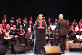 İzmit’te Cumhuriyet coşkusu Türk Sanat Müziği ile yaşandı (10)
