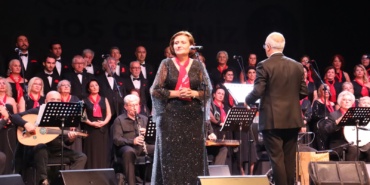 İzmit’te Cumhuriyet coşkusu Türk Sanat Müziği ile yaşandı (10)
