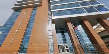bayrakli-belediyesi-ne-operasyon-eski-baskan-serdar-sandal-dahil-45-gozalti-1791278590-853_large