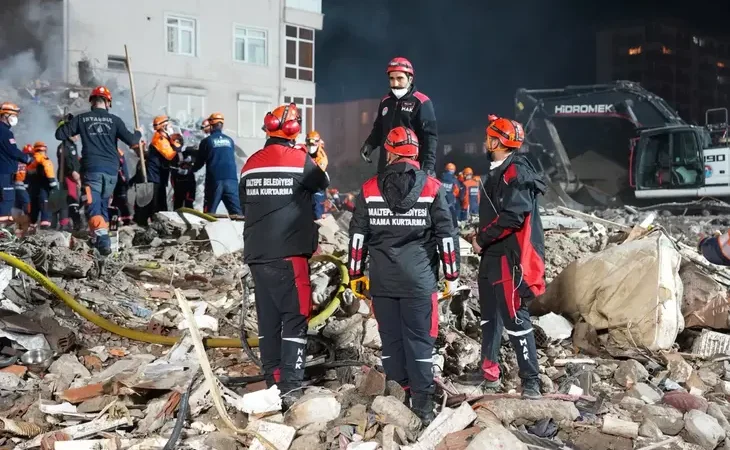 maltepe-deki-gocuk-faciasinda-aci-bilanco-5-kisi-hayatini-kaybetti-1791528455-44_large